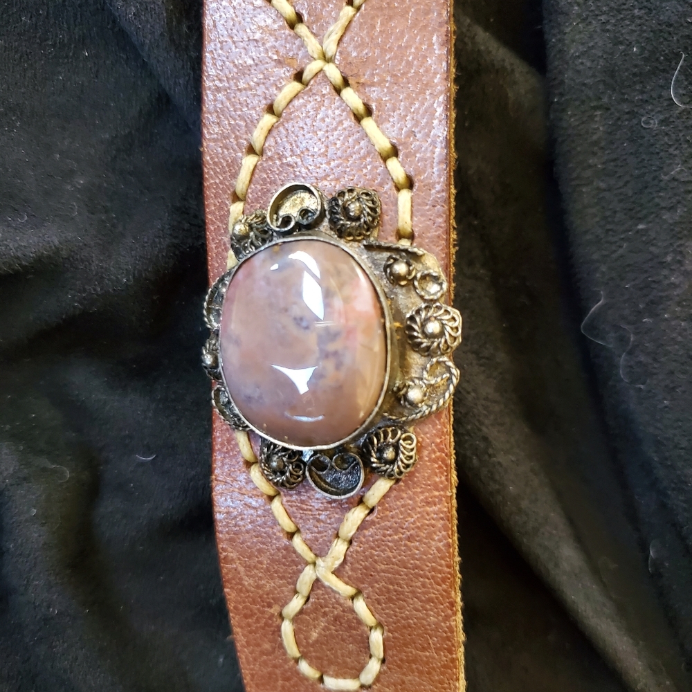 Belt: Stunning stone, metal & leather
